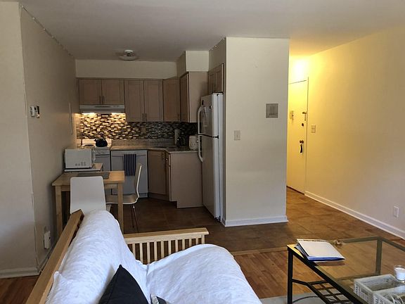 5th image of 540 North Ave APT D