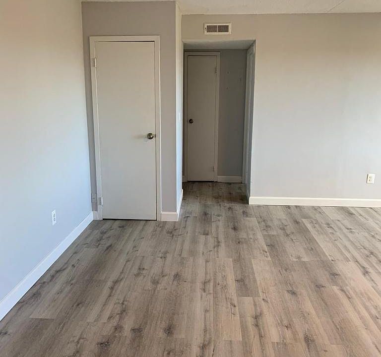 2nd image of 150 Liberty Pkwy