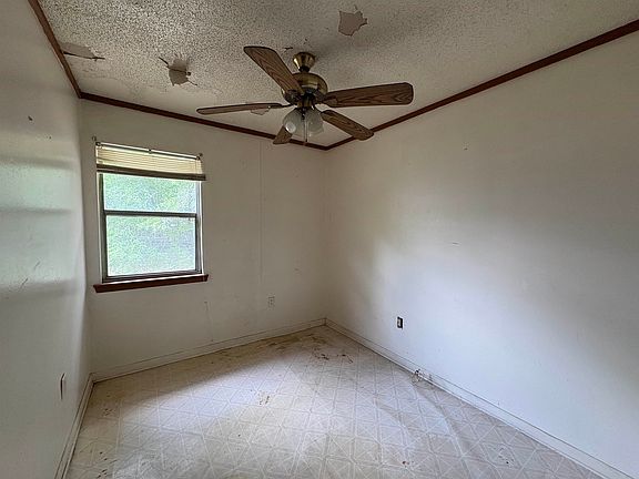 3rd image of 410 Lincoln St