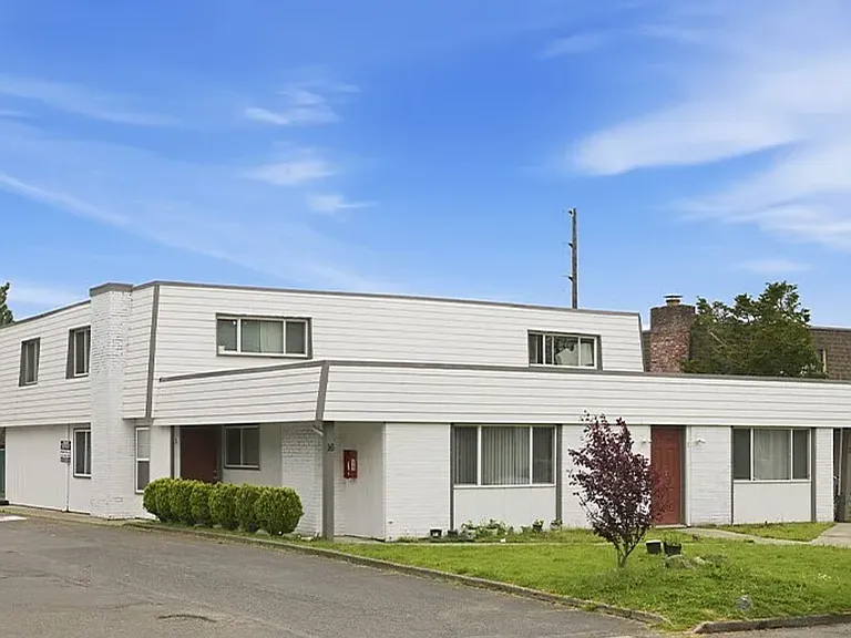 16 147th Ave SE #1 — Photo 1