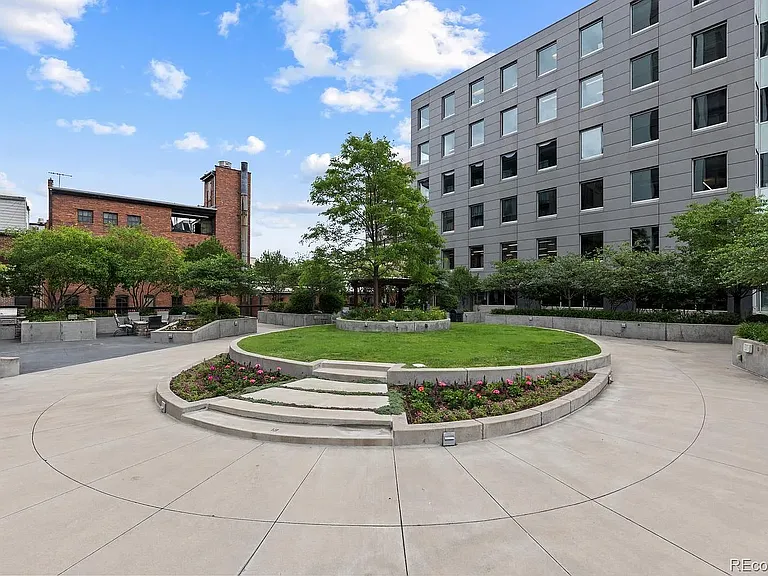 1625 Larimer St #1802 — Photo 21