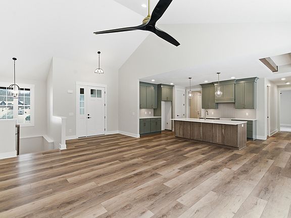 4th image of 9898 Windflower Ln