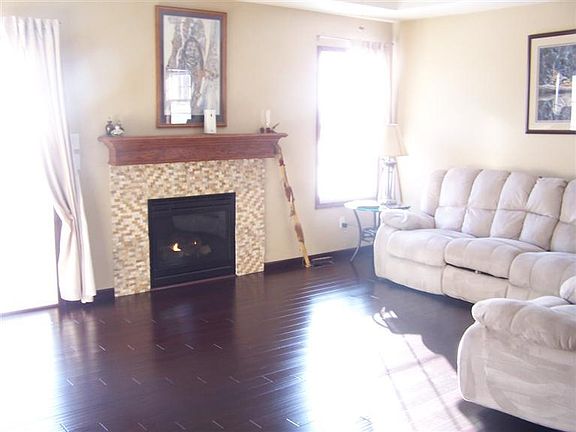 2nd image of 3111 Oakwood Dr