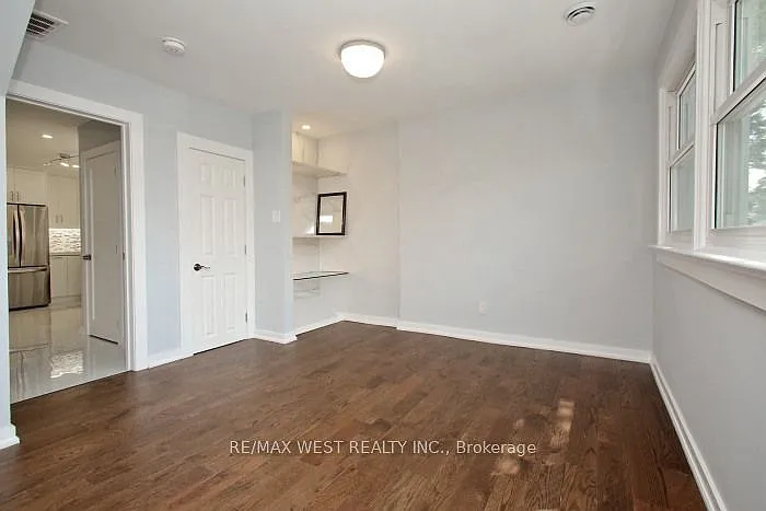 420 Annette St #UPPER LEVEL — Photo 7