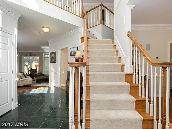 5th image of 2020 Martins Grant Ct