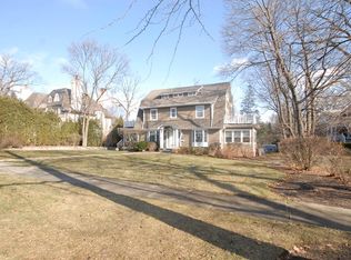 351 Palos Rd, Glencoe, IL 60022