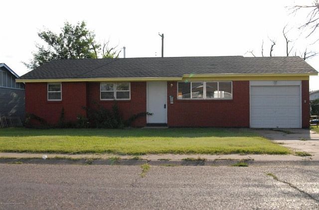 1st image of 927 Dahlia St