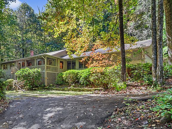 4th image of 596 Moses Rd