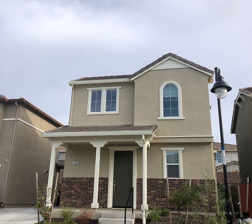 1st image of 1025 Bridlewood Dr