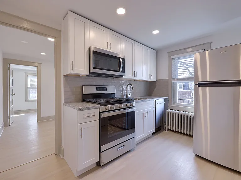 40 W James St #7 — Photo 7