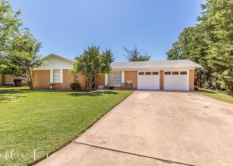 3126 Nonesuch - on the creek bank so lots of privacy.