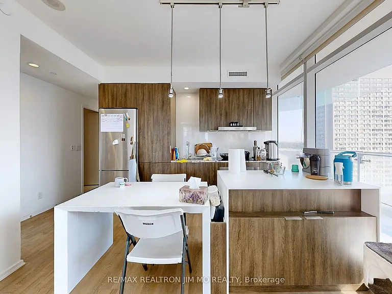 1 Bloor St E #2304 — Photo 6