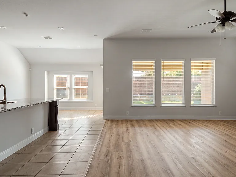 1514 Nighthawk Ln — Photo 4