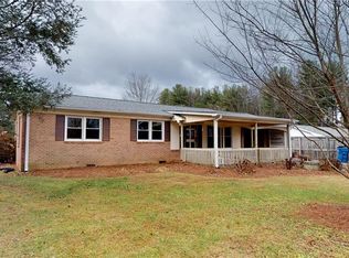 221 Willis Rd, Mount Airy, NC 27030