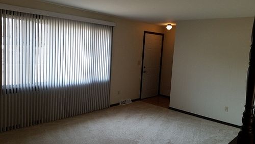 WI936HILLCRE-005_03172015