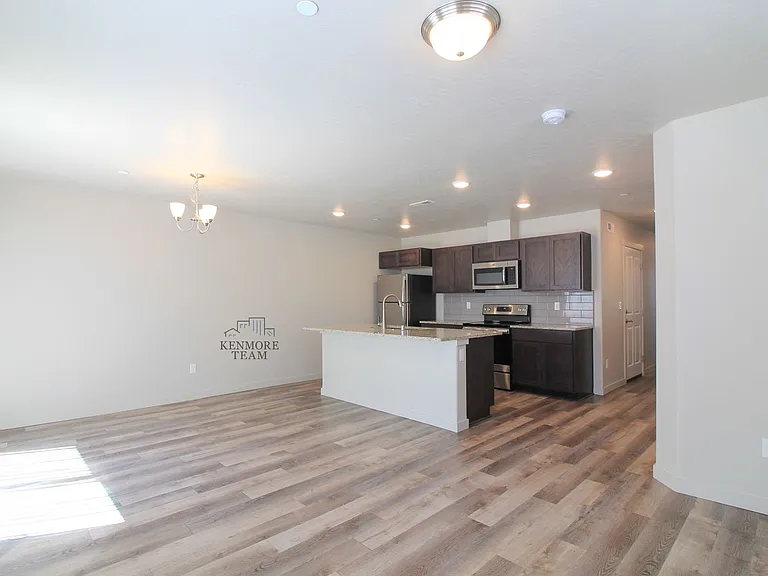 5747 W Albany Pl #110 — Photo 3