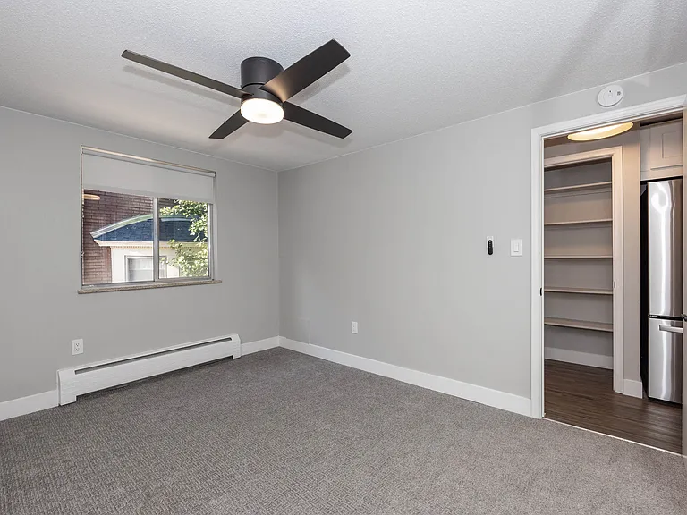 758 Clarkson — Photo 16