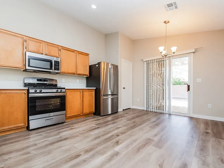 4929 Whispering Spring Ave — Photo 6