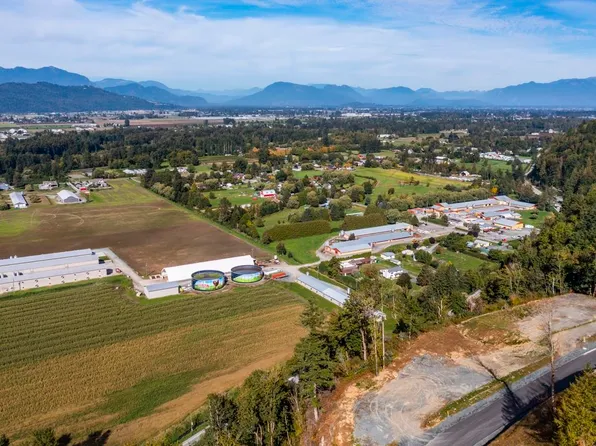 4270 Tempus Dr, Yarrow, BC V2R