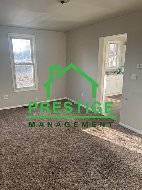 2nd image of 411 Main St #2R
