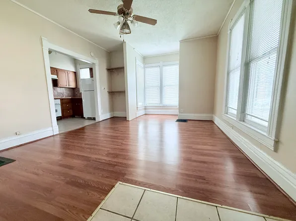 2222 Walnut St APT 3, Cedar Falls, IA 50613