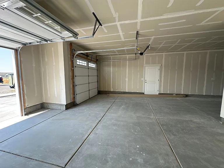 604 S 2355 W — Photo 41