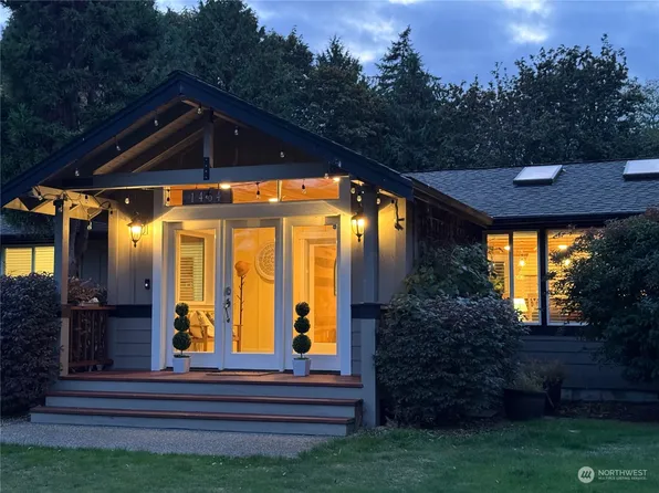 1464 Puget Drive E, Port Orchard, WA 98366