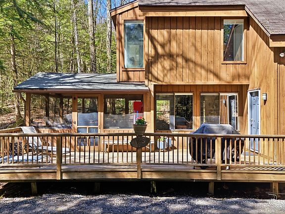 2nd image of 311 Tamarack Trl