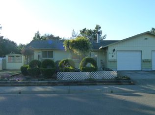 2275 Spruce St, Florence, OR 97439