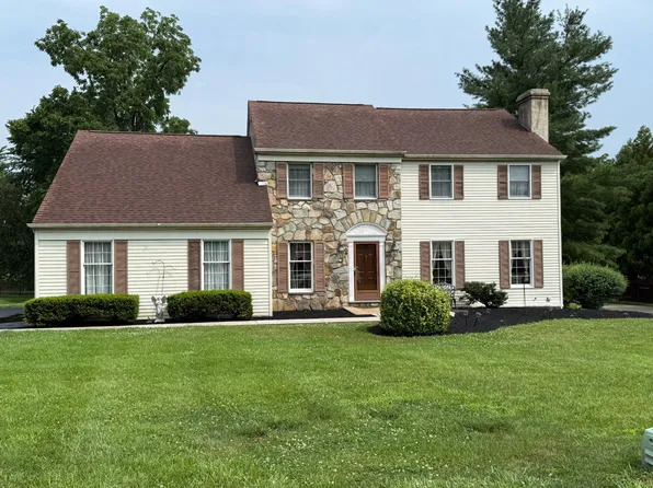 529 Faith Dr, East Norriton, PA 19403