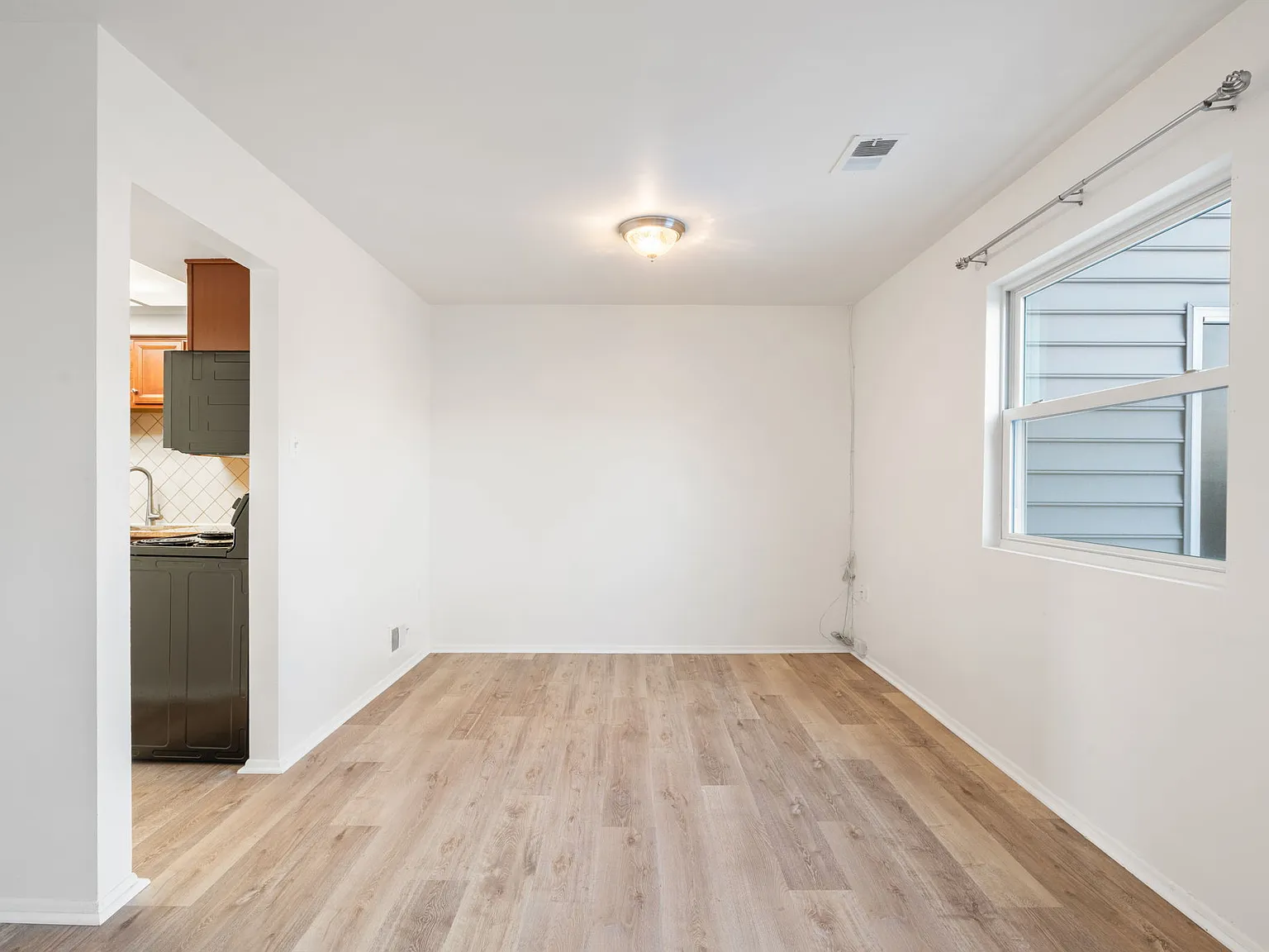 4 bed, 2.5 bath, 1848 sqft, $3,100 — Photo 4
