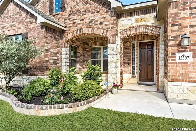 4 bed, 3.5 bath, 3293 sqft, $2,895 — Photo 4