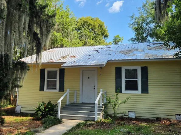 302 5th St W, Darien, GA 31305