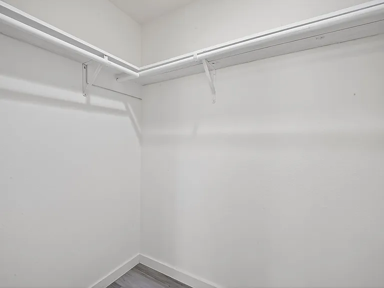 9009 Hilda St — Photo 14