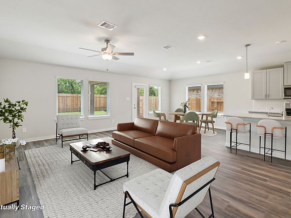The Preston floorplan in Southwinds of Baytown, TX.