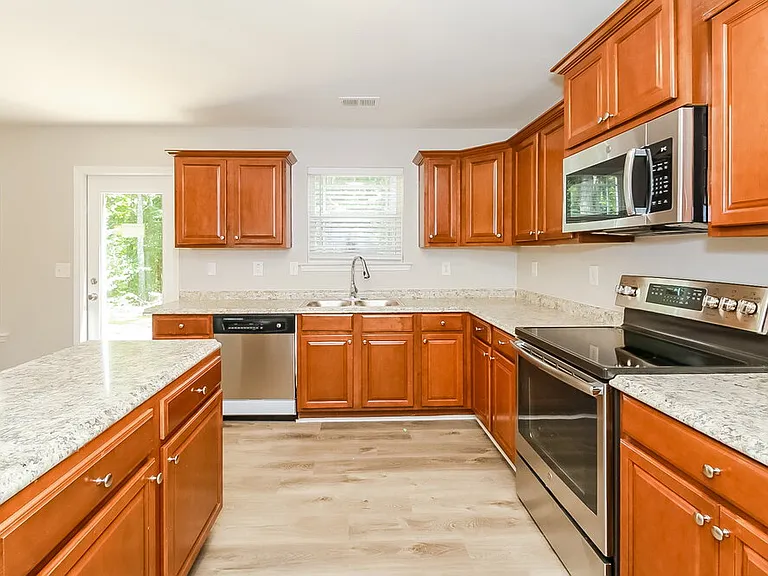 2113 Anchor Ct — Photo 8