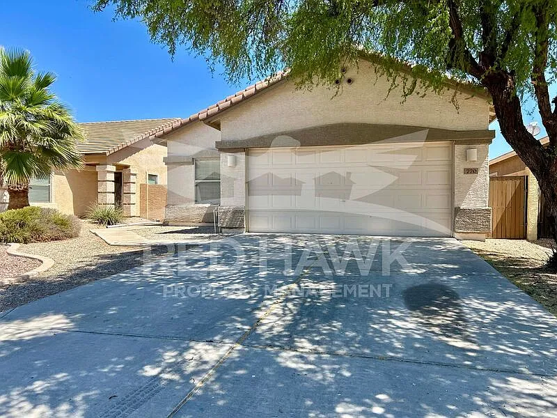 3 bed, 2.0 bath, 1586 sqft, $1,795 — Photo 2