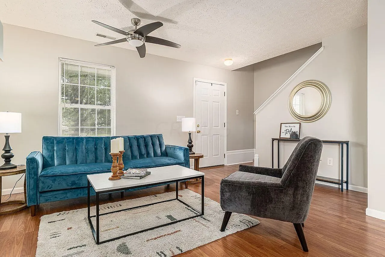 3 bed, 2.5 bath, 1700 sqft, $2,350 — Photo 2