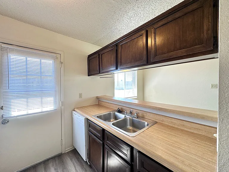 2101 Robert E Lee Dr — Photo 25