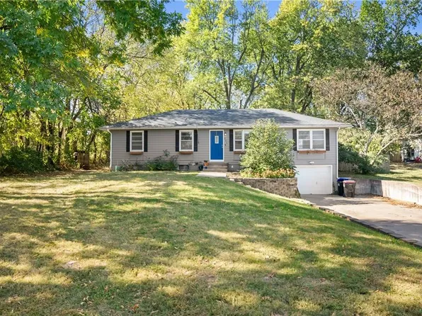 604 2nd Ave S, Greenwood, MO 64034