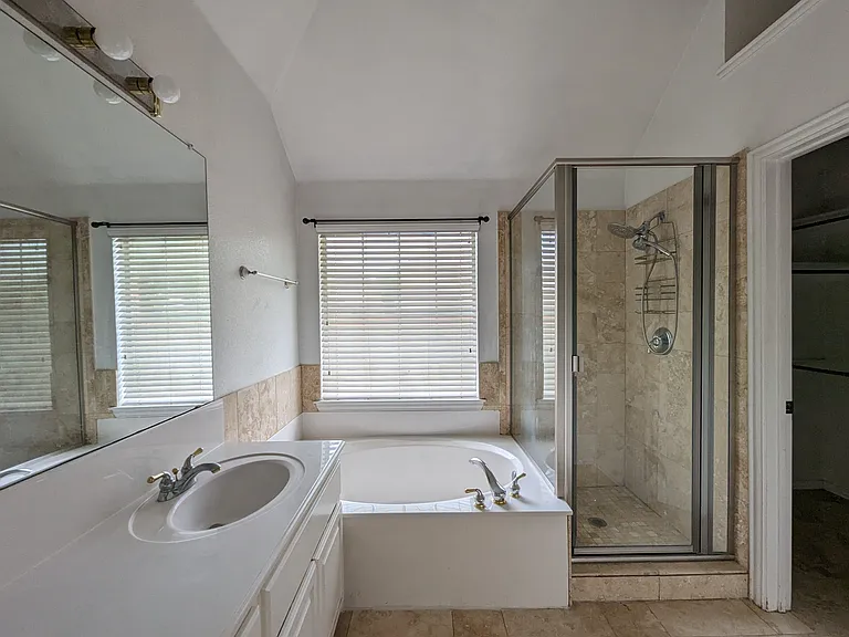 9200 Blue Water Dr — Photo 12