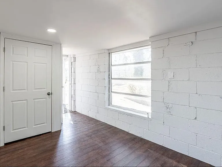 425 Yachting Rd — Photo 12