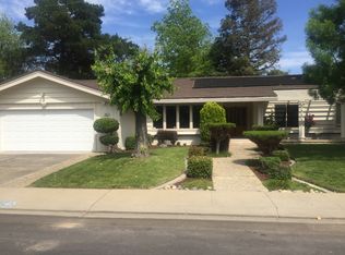 916 Foxcroft Ln, Modesto, CA 95355