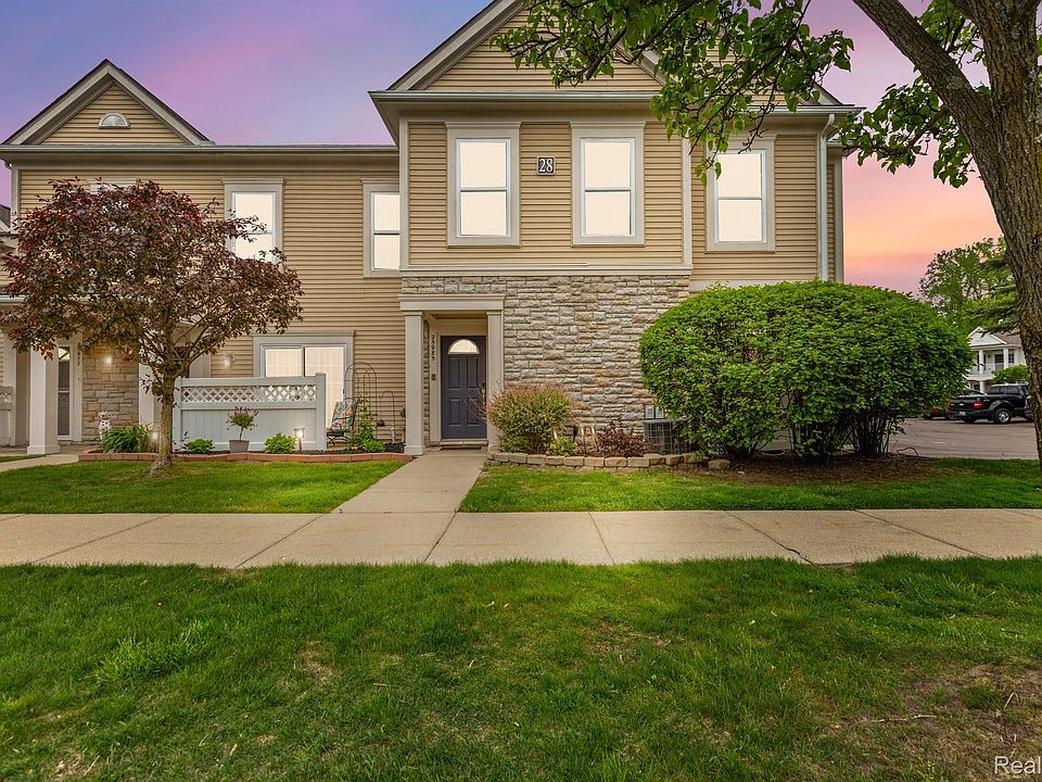1st image of 25985 Maritime Cir S