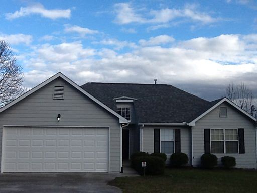 1st image of 3243 Kingsmore Dr
