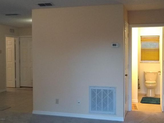 3rd image of 6 Hemlock Radial Dr