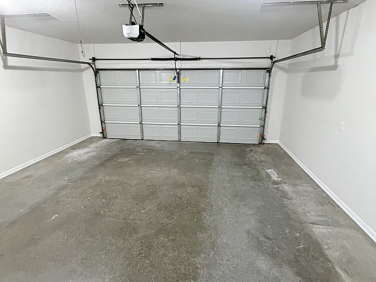 696 Galleon Ave — Photo 2