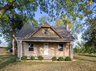 2933 Tennessee Rd, Ottawa, KS 66067