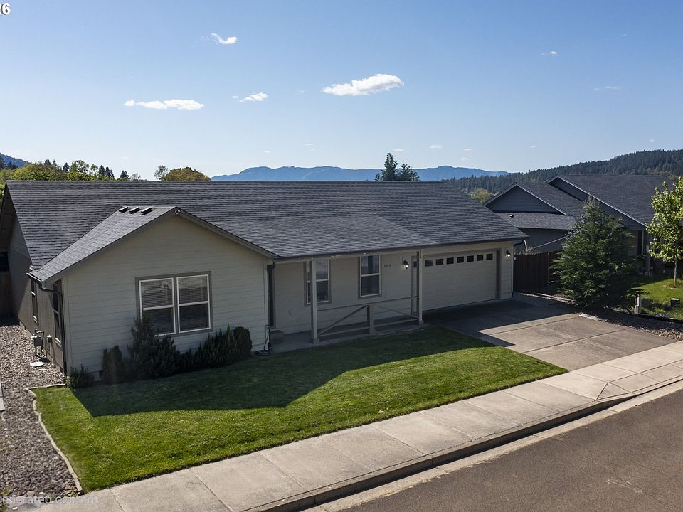 1st image of 1015 Forest Heights St