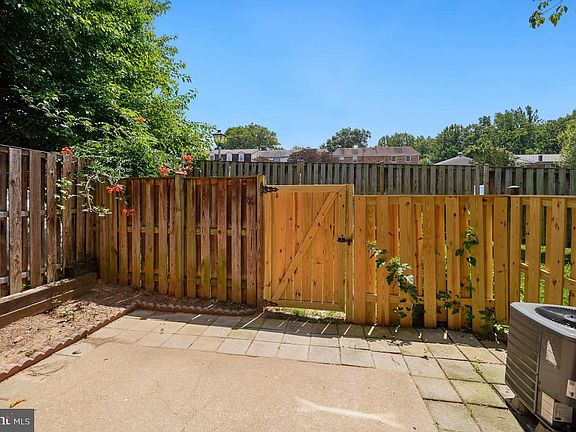 4th image of 838 College Pkwy #11